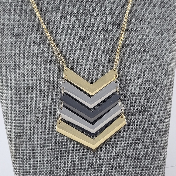 Chevron Mixed Metal Necklace. - Picture 5 of 7